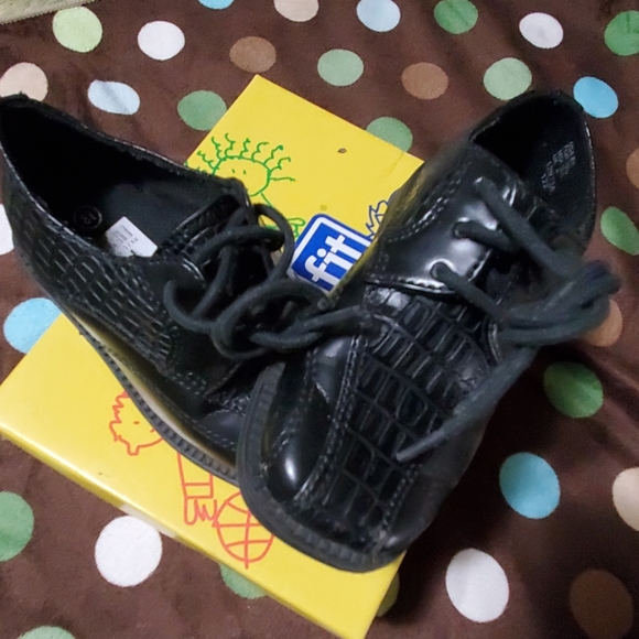 Shoes - Picture 8 of 8